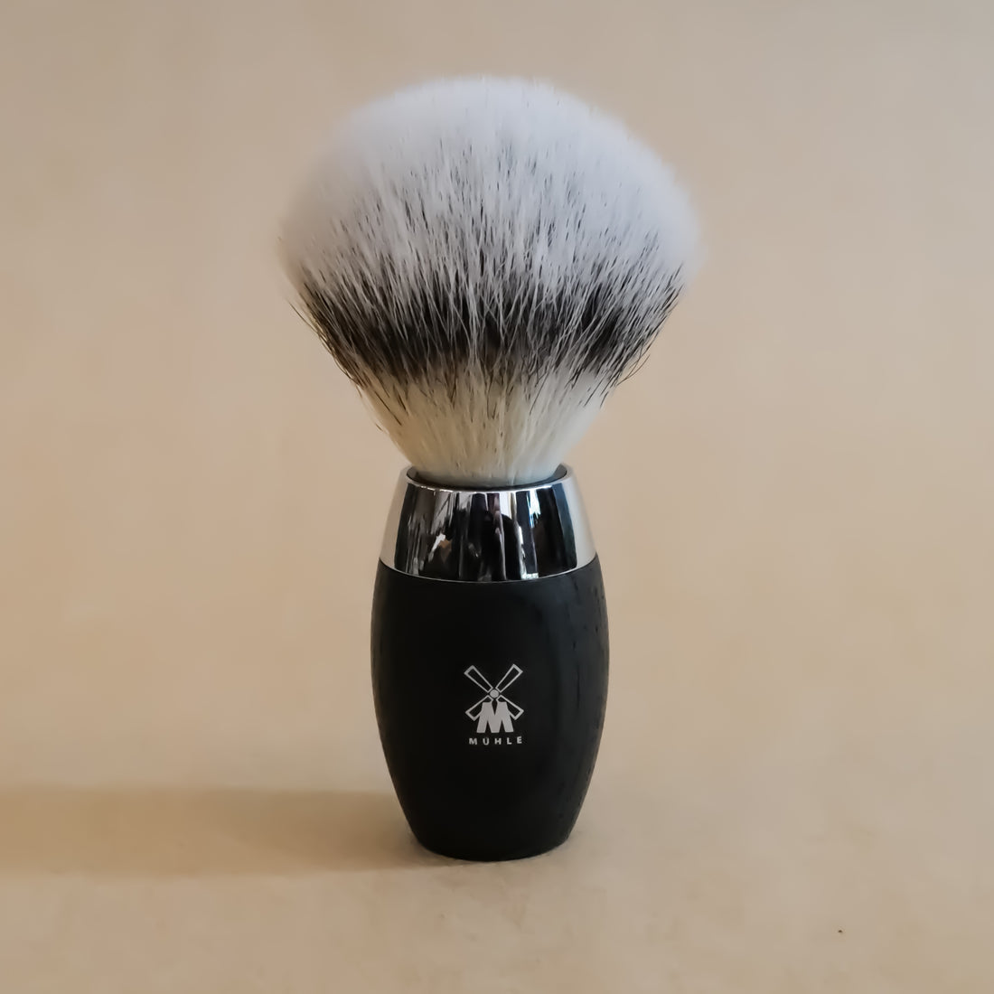 Kosmo Synthetic Fiber Brush / Bog Oak Handle