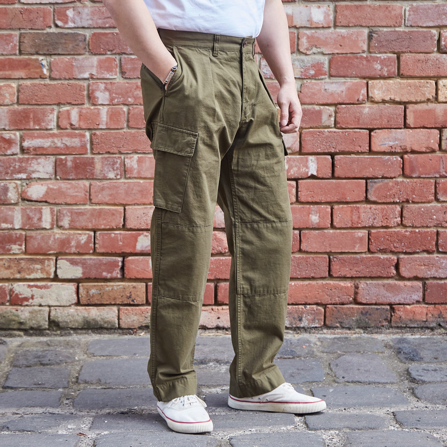 Military Cargo Pants / Olive