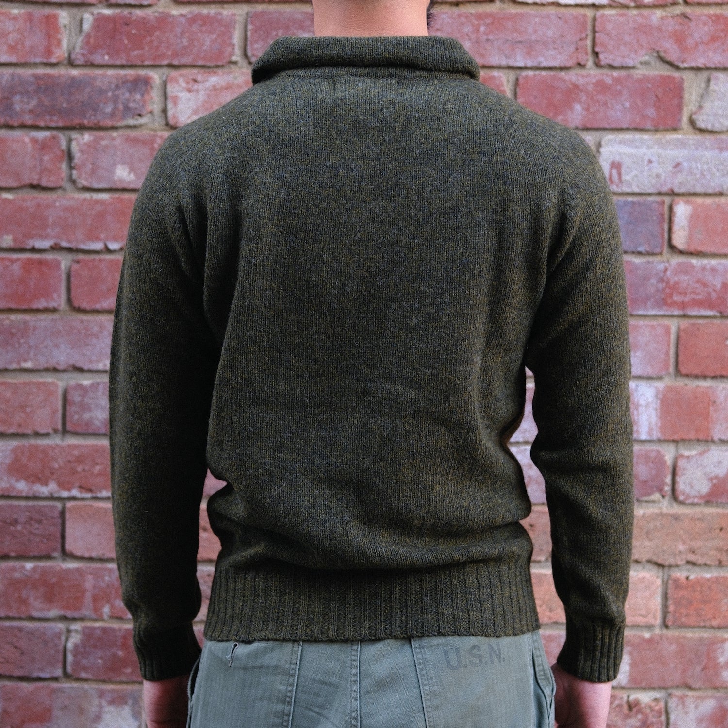 Henley Neck Sweater / Pineshadow