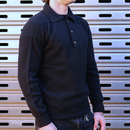 Henley Neck Sweater / Black