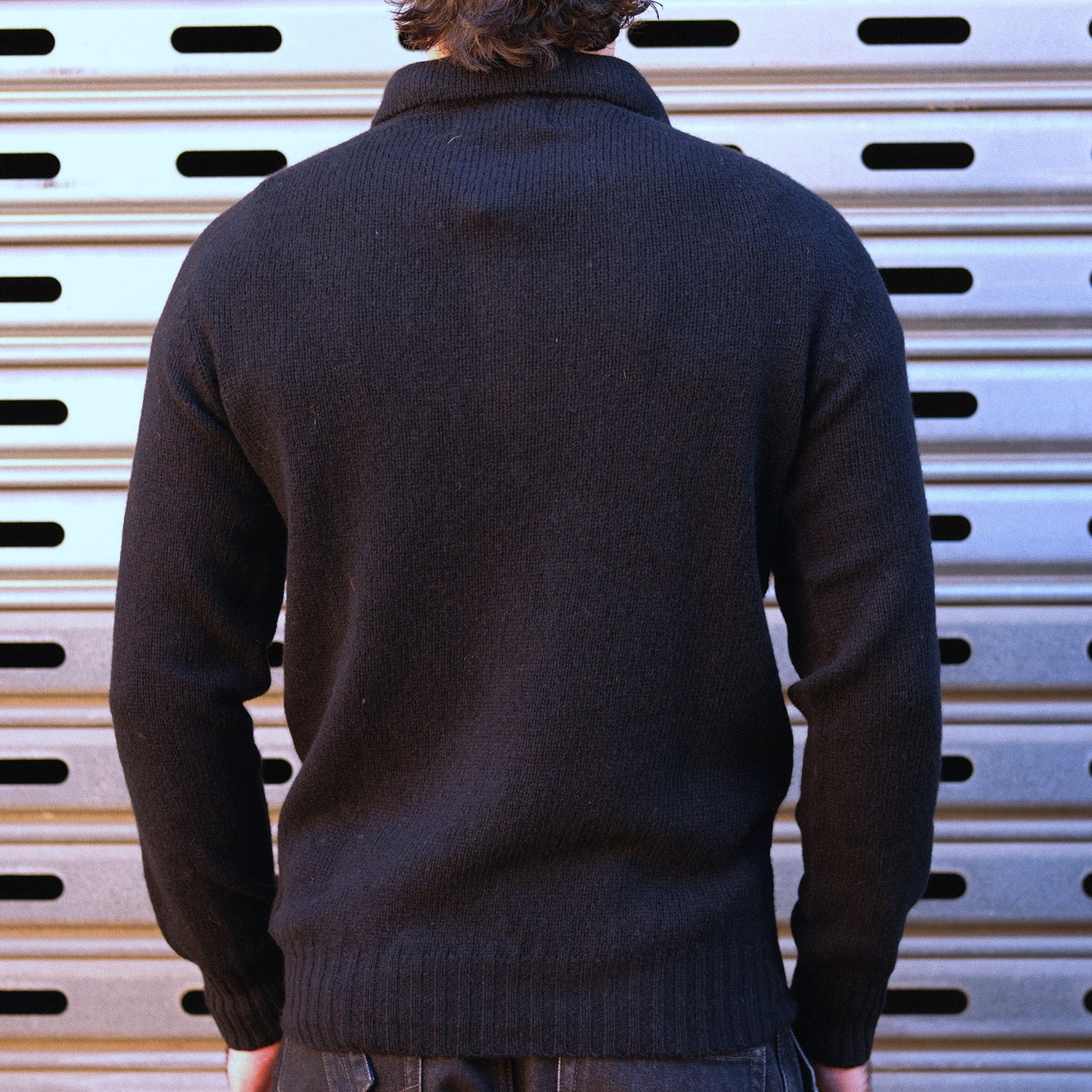 Henley Neck Sweater / Black