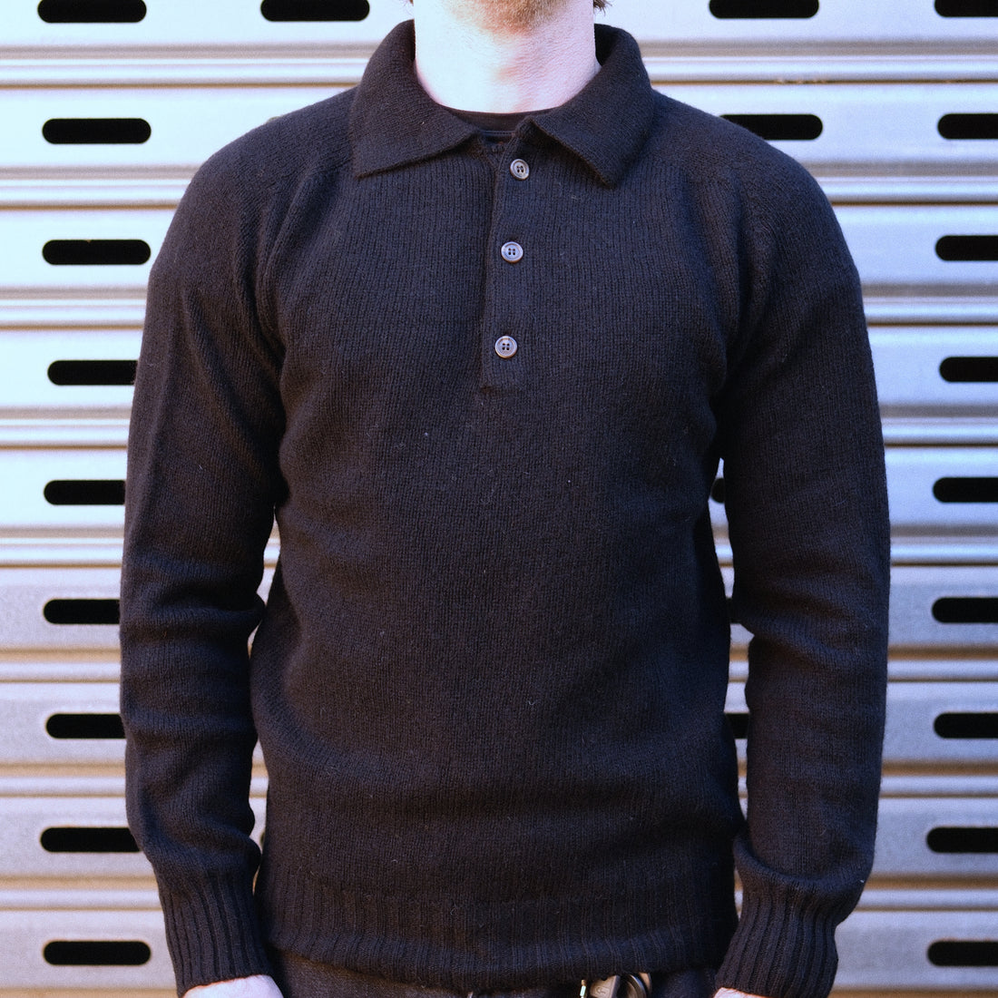 Henley Neck Sweater / Black