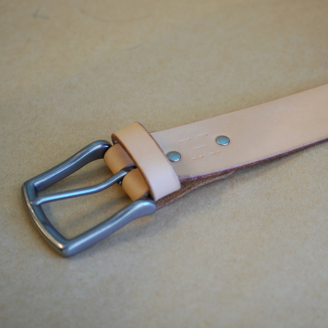 Matt Silver Buckle / Wide Nature Tan