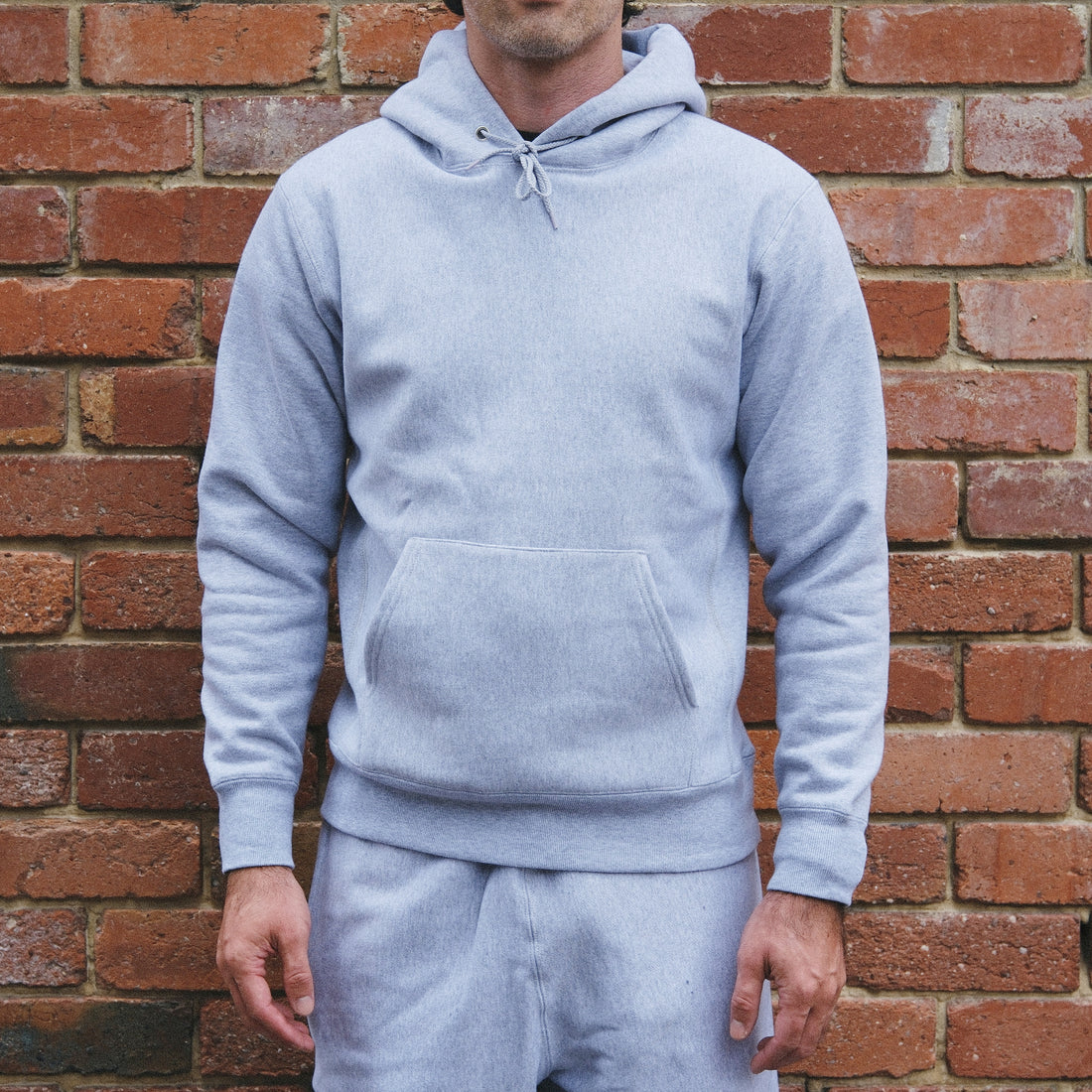 Classic Hoodie / Heather Grey