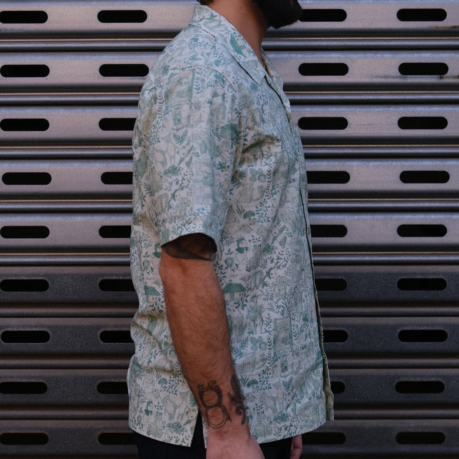 Aloha Shirt / Linen Animals - Green